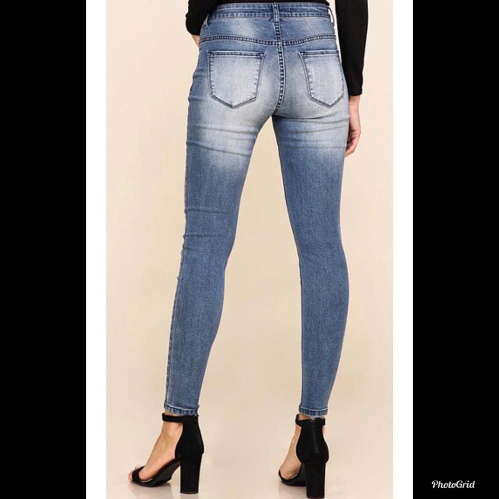 Blue jeans - Picture 2 of 2